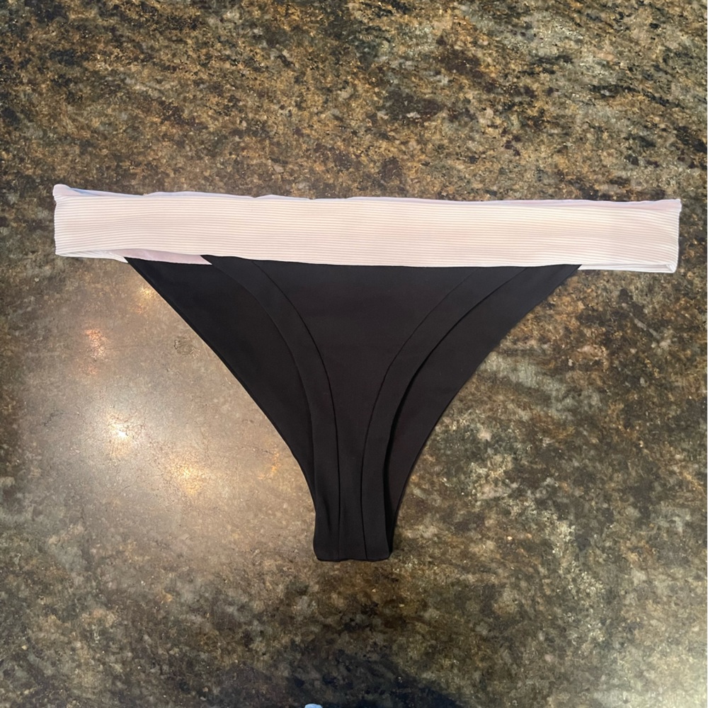 Boys + Arrows Bottoms in Contradiction